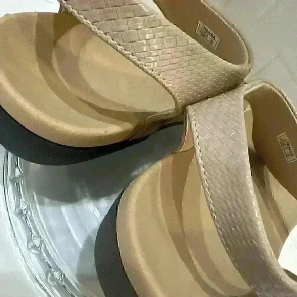 Sandals NWOB women’s 9 cushioned adjustable Beige Sz:40 - Picture 7 of 10
